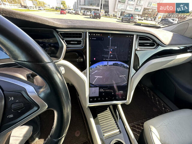 Серый Тесла Модель С, объемом двигателя 0 л и пробегом 148 тыс. км за 33900 $, фото 29 на Automoto.ua