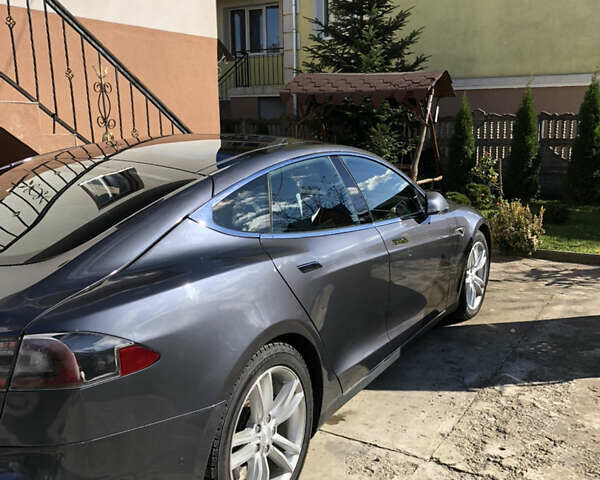 Серый Тесла Модель С, объемом двигателя 0 л и пробегом 113 тыс. км за 15200 $, фото 3 на Automoto.ua