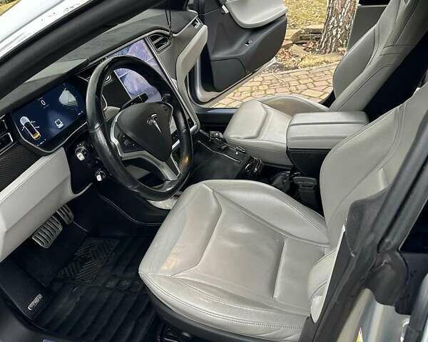 Тесла Модель С 2015 в Харькове на Automoto.ua Серый Тесла Модель С, объемом двигателя 0 л и пробегом 240 тыс. км за 17800 $, фото 5 на Automoto.ua