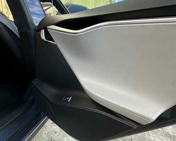 Серый Тесла Модель С, объемом двигателя 0 л и пробегом 113 тыс. км за 15200 $, фото 16 на Automoto.ua