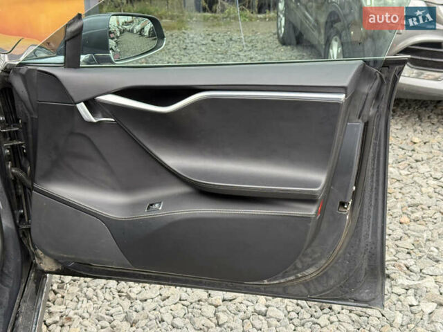 Серый Тесла Модель С, объемом двигателя 0 л и пробегом 220 тыс. км за 12700 $, фото 31 на Automoto.ua