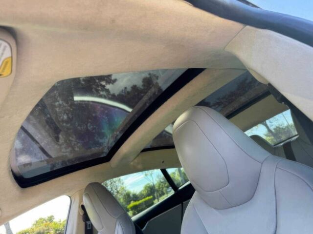 Сірий Тесла Модель С, об'ємом двигуна 0 л та пробігом 72 тис. км за 9800 $, фото 9 на Automoto.ua