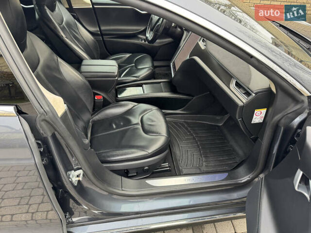 Серый Тесла Модель С, объемом двигателя 0 л и пробегом 180 тыс. км за 15300 $, фото 16 на Automoto.ua