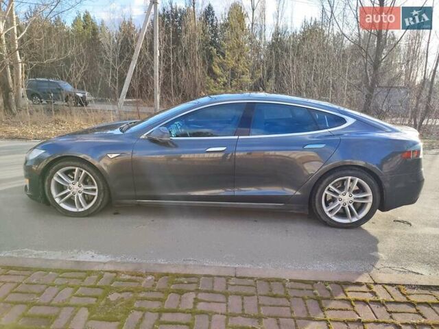 Серый Тесла Модель С, объемом двигателя 0 л и пробегом 240 тыс. км за 15800 $, фото 2 на Automoto.ua