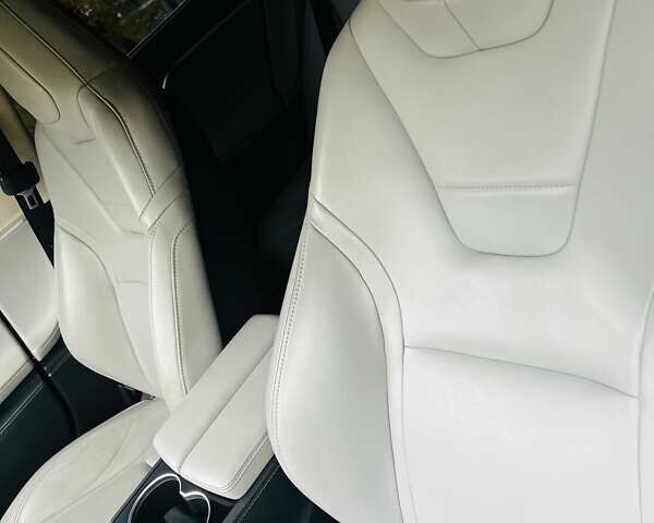 Сірий Тесла Модель С, об'ємом двигуна 0 л та пробігом 162 тис. км за 13500 $, фото 6 на Automoto.ua