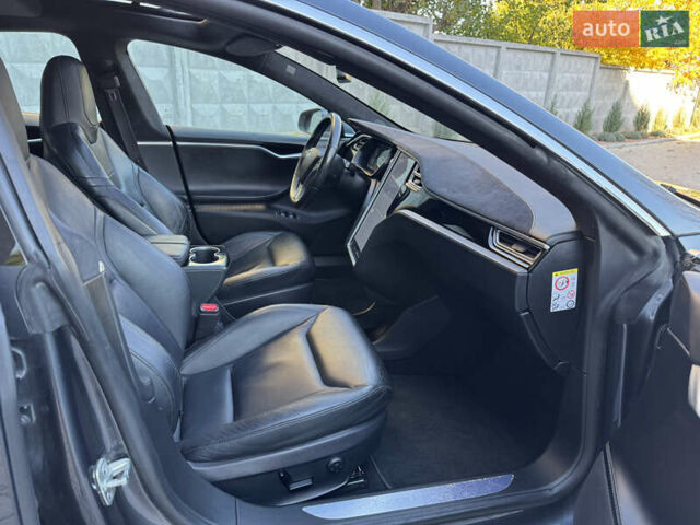 Серый Тесла Модель С, объемом двигателя 0 л и пробегом 160 тыс. км за 12999 $, фото 39 на Automoto.ua