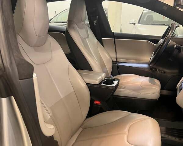 Серый Тесла Модель С, объемом двигателя 0 л и пробегом 102 тыс. км за 12300 $, фото 17 на Automoto.ua