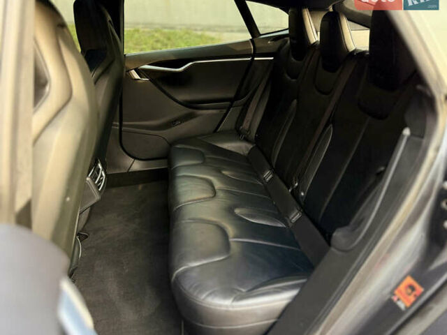 Серый Тесла Модель С, объемом двигателя 0 л и пробегом 110 тыс. км за 13000 $, фото 14 на Automoto.ua