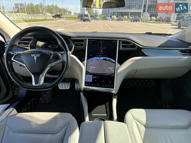 Серый Тесла Модель С, объемом двигателя 0 л и пробегом 148 тыс. км за 33900 $, фото 10 на Automoto.ua