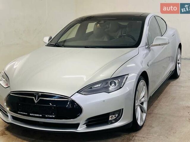 Серый Тесла Модель С, объемом двигателя 0 л и пробегом 102 тыс. км за 12300 $, фото 1 на Automoto.ua