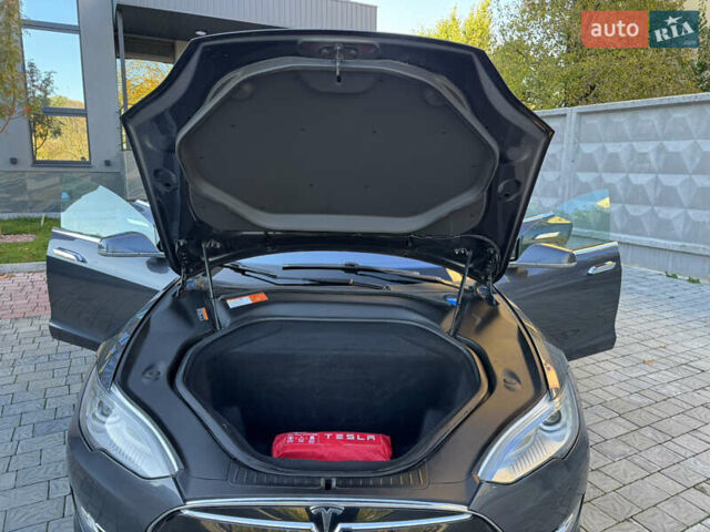 Серый Тесла Модель С, объемом двигателя 0 л и пробегом 160 тыс. км за 12999 $, фото 29 на Automoto.ua