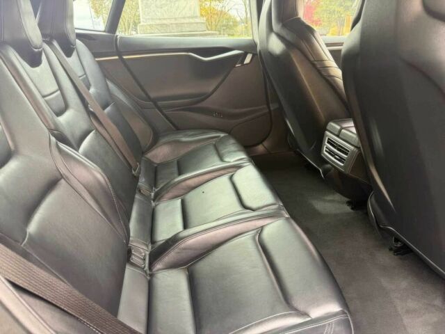 Сірий Тесла Модель С, об'ємом двигуна 0 л та пробігом 72 тис. км за 23000 $, фото 11 на Automoto.ua