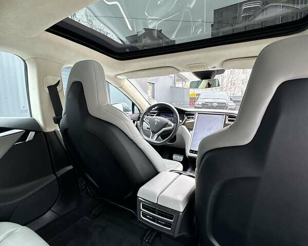 Сірий Тесла Модель С, об'ємом двигуна 0 л та пробігом 90 тис. км за 17500 $, фото 15 на Automoto.ua