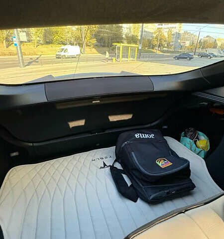 Серый Тесла Модель С, объемом двигателя 0 л и пробегом 92 тыс. км за 14400 $, фото 9 на Automoto.ua