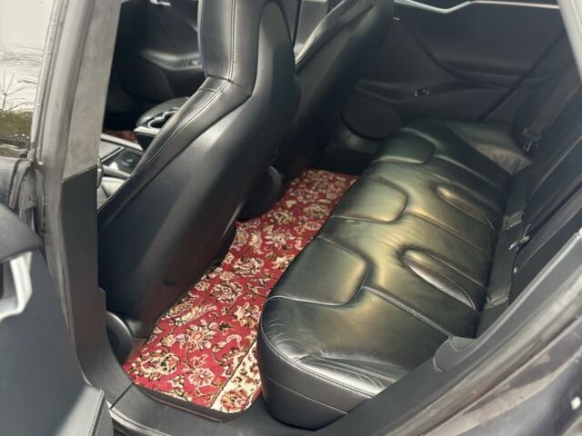 Серый Тесла Модель С, объемом двигателя 0 л и пробегом 198 тыс. км за 17300 $, фото 10 на Automoto.ua