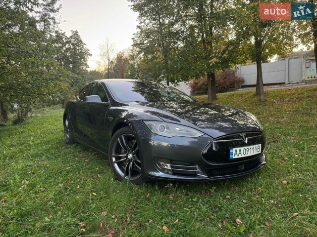 Серый Тесла Модель С, объемом двигателя 0 л и пробегом 298 тыс. км за 13900 $, фото 1 на Automoto.ua