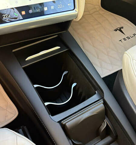 Серый Тесла Модель С, объемом двигателя 0 л и пробегом 92 тыс. км за 14400 $, фото 10 на Automoto.ua