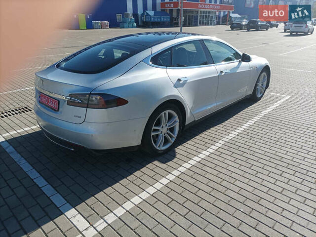 Тесла Модель С 2015 у Львові на Automoto.ua Сірий Тесла Модель С, об'ємом двигуна 0 л та пробігом 200 тис. км за 13799 $, фото 3 на Automoto.ua