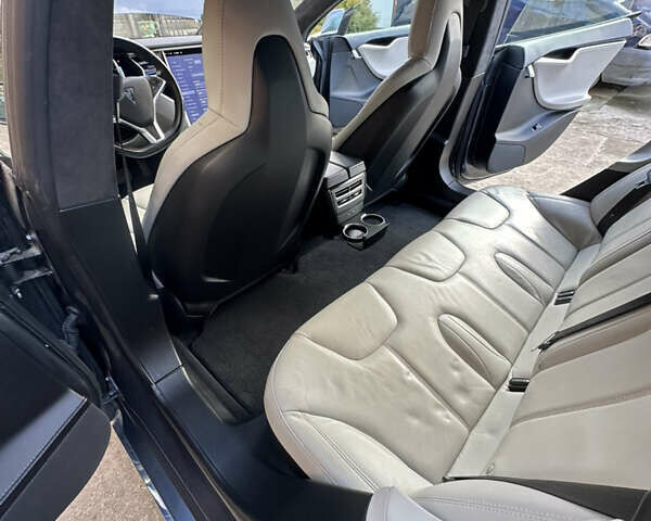 Серый Тесла Модель С, объемом двигателя 0 л и пробегом 113 тыс. км за 15200 $, фото 13 на Automoto.ua