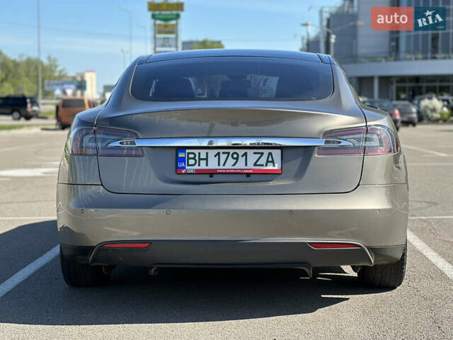 Серый Тесла Модель С, объемом двигателя 0 л и пробегом 148 тыс. км за 33900 $, фото 8 на Automoto.ua
