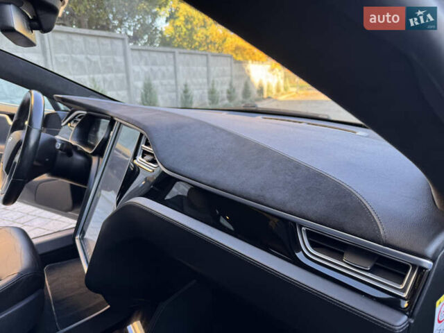 Сірий Тесла Модель С, об'ємом двигуна 0 л та пробігом 160 тис. км за 12999 $, фото 23 на Automoto.ua