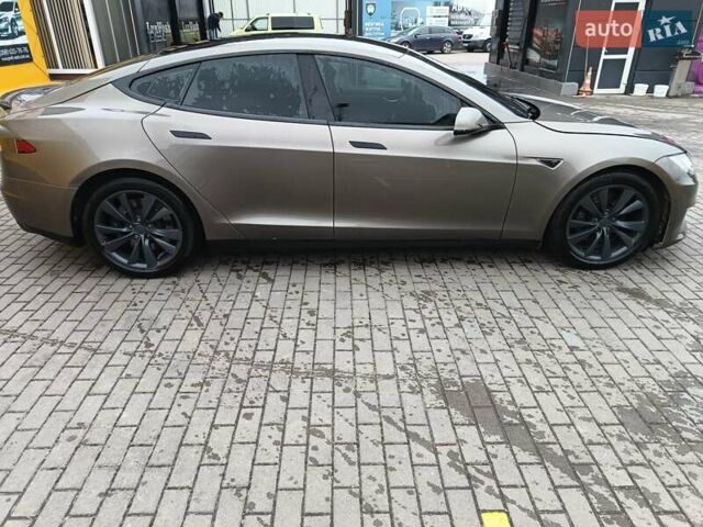 Тесла Модель С 2015 в Новояворовск на Automoto.ua Серый Тесла Модель С, объемом двигателя 0 л и пробегом 299 тыс. км за 13999 $, фото 6 на Automoto.ua