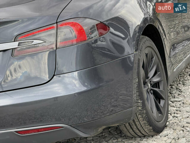Серый Тесла Модель С, объемом двигателя 0 л и пробегом 220 тыс. км за 12700 $, фото 23 на Automoto.ua