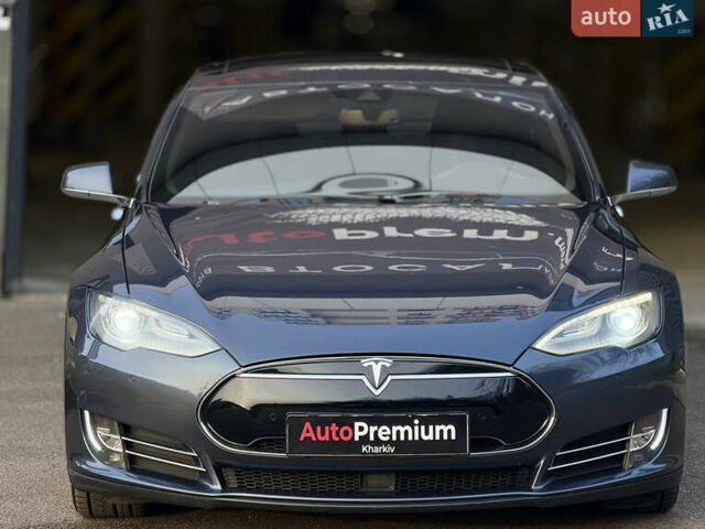 Серый Тесла Модель С, объемом двигателя 0 л и пробегом 110 тыс. км за 13000 $, фото 3 на Automoto.ua