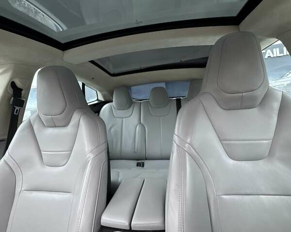 Сірий Тесла Модель С, об'ємом двигуна 0 л та пробігом 90 тис. км за 17500 $, фото 21 на Automoto.ua