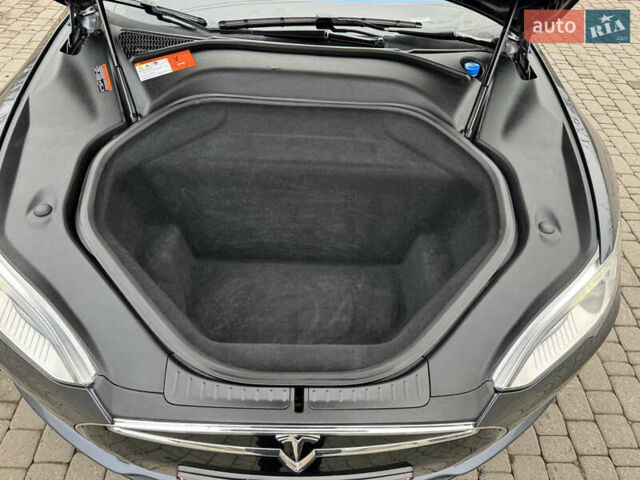 Серый Тесла Модель С, объемом двигателя 0 л и пробегом 180 тыс. км за 15300 $, фото 19 на Automoto.ua