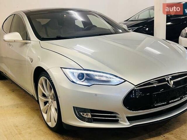 Серый Тесла Модель С, объемом двигателя 0 л и пробегом 102 тыс. км за 12300 $, фото 5 на Automoto.ua