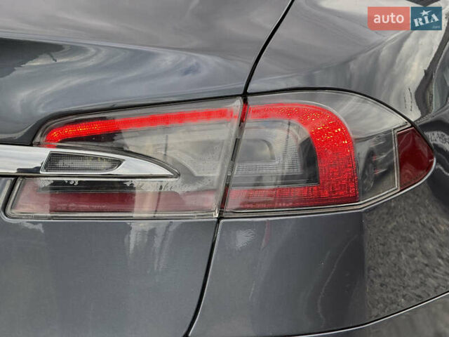 Серый Тесла Модель С, объемом двигателя 0 л и пробегом 220 тыс. км за 12700 $, фото 24 на Automoto.ua