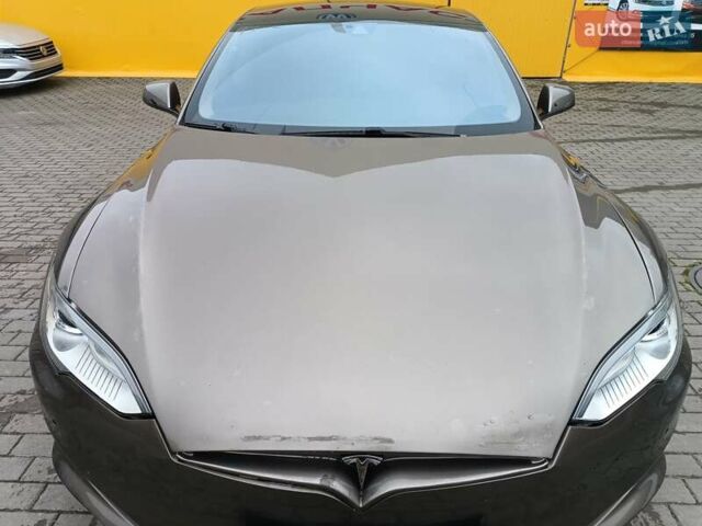 Тесла Модель С 2015 в Новояворовск на Automoto.ua Серый Тесла Модель С, объемом двигателя 0 л и пробегом 299 тыс. км за 13999 $, фото 2 на Automoto.ua