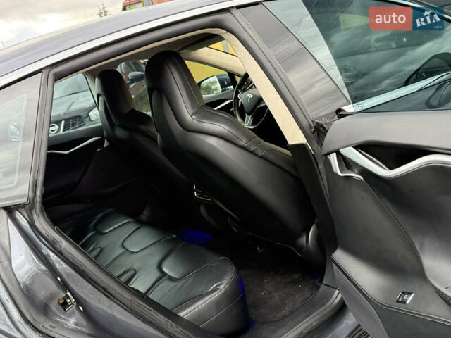 Серый Тесла Модель С, объемом двигателя 0 л и пробегом 220 тыс. км за 12700 $, фото 36 на Automoto.ua