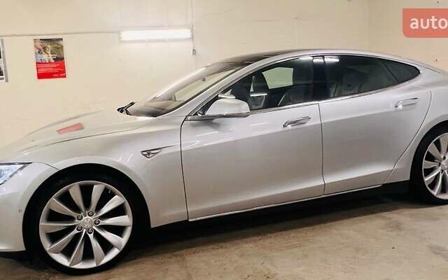 Серый Тесла Модель С, объемом двигателя 0 л и пробегом 102 тыс. км за 12300 $, фото 7 на Automoto.ua