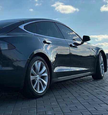 Серый Тесла Модель С, объемом двигателя 0 л и пробегом 92 тыс. км за 14400 $, фото 3 на Automoto.ua