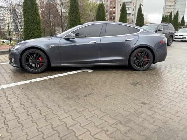 Серый Тесла Модель С, объемом двигателя 0 л и пробегом 198 тыс. км за 17300 $, фото 5 на Automoto.ua