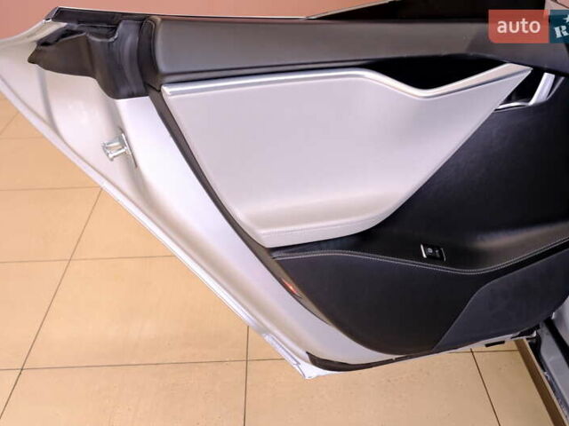 Сірий Тесла Модель С, об'ємом двигуна 0 л та пробігом 137 тис. км за 12900 $, фото 33 на Automoto.ua