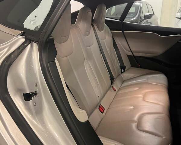 Серый Тесла Модель С, объемом двигателя 0 л и пробегом 102 тыс. км за 12300 $, фото 16 на Automoto.ua