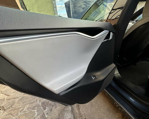 Серый Тесла Модель С, объемом двигателя 0 л и пробегом 113 тыс. км за 15200 $, фото 14 на Automoto.ua