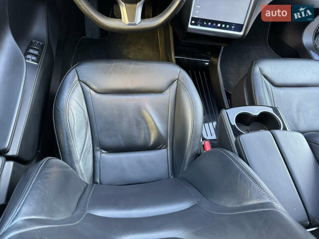 Серый Тесла Модель С, объемом двигателя 0 л и пробегом 160 тыс. км за 12999 $, фото 35 на Automoto.ua