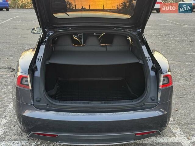 Сірий Тесла Модель С, об'ємом двигуна 0 л та пробігом 331 тис. км за 14999 $, фото 30 на Automoto.ua