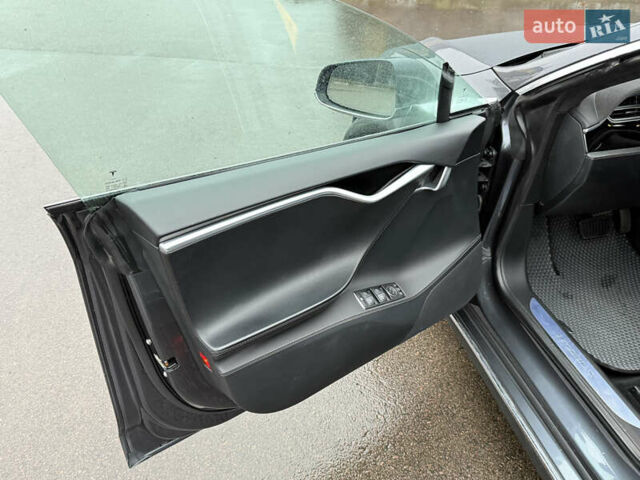 Сірий Тесла Модель С, об'ємом двигуна 0 л та пробігом 175 тис. км за 20500 $, фото 8 на Automoto.ua