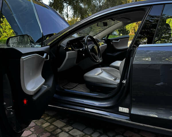 Сірий Тесла Модель С, об'ємом двигуна 0 л та пробігом 140 тис. км за 15000 $, фото 5 на Automoto.ua