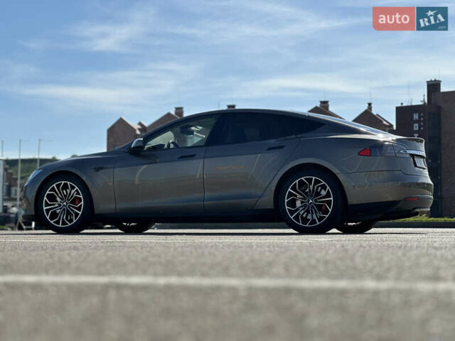 Серый Тесла Модель С, объемом двигателя 0 л и пробегом 148 тыс. км за 33900 $, фото 7 на Automoto.ua