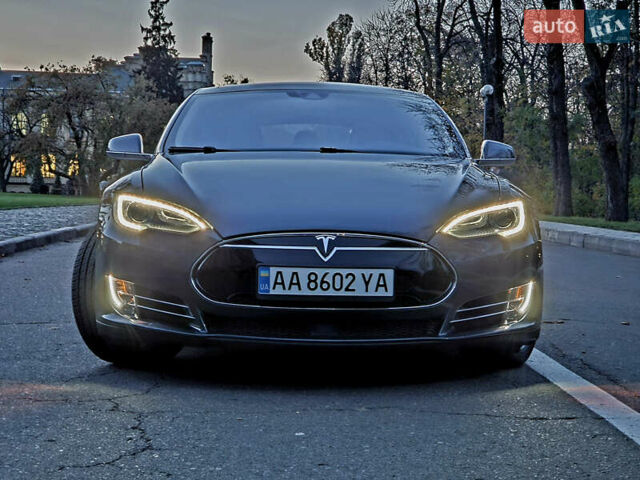 Серый Тесла Модель С, объемом двигателя 0 л и пробегом 90 тыс. км за 22000 $, фото 17 на Automoto.ua