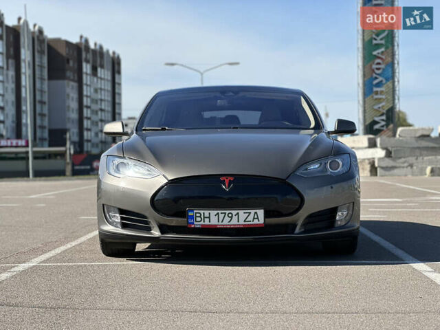 Серый Тесла Модель С, объемом двигателя 0 л и пробегом 148 тыс. км за 33900 $, фото 4 на Automoto.ua