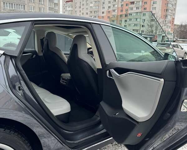 Серый Тесла Модель С, объемом двигателя 0 л и пробегом 87 тыс. км за 18200 $, фото 23 на Automoto.ua