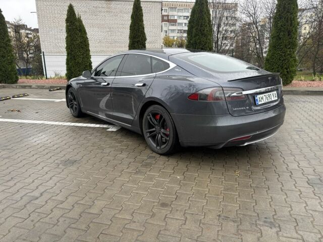 Серый Тесла Модель С, объемом двигателя 0 л и пробегом 198 тыс. км за 17300 $, фото 3 на Automoto.ua