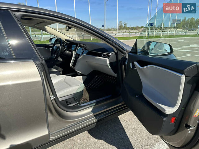 Серый Тесла Модель С, объемом двигателя 0 л и пробегом 148 тыс. км за 33900 $, фото 14 на Automoto.ua